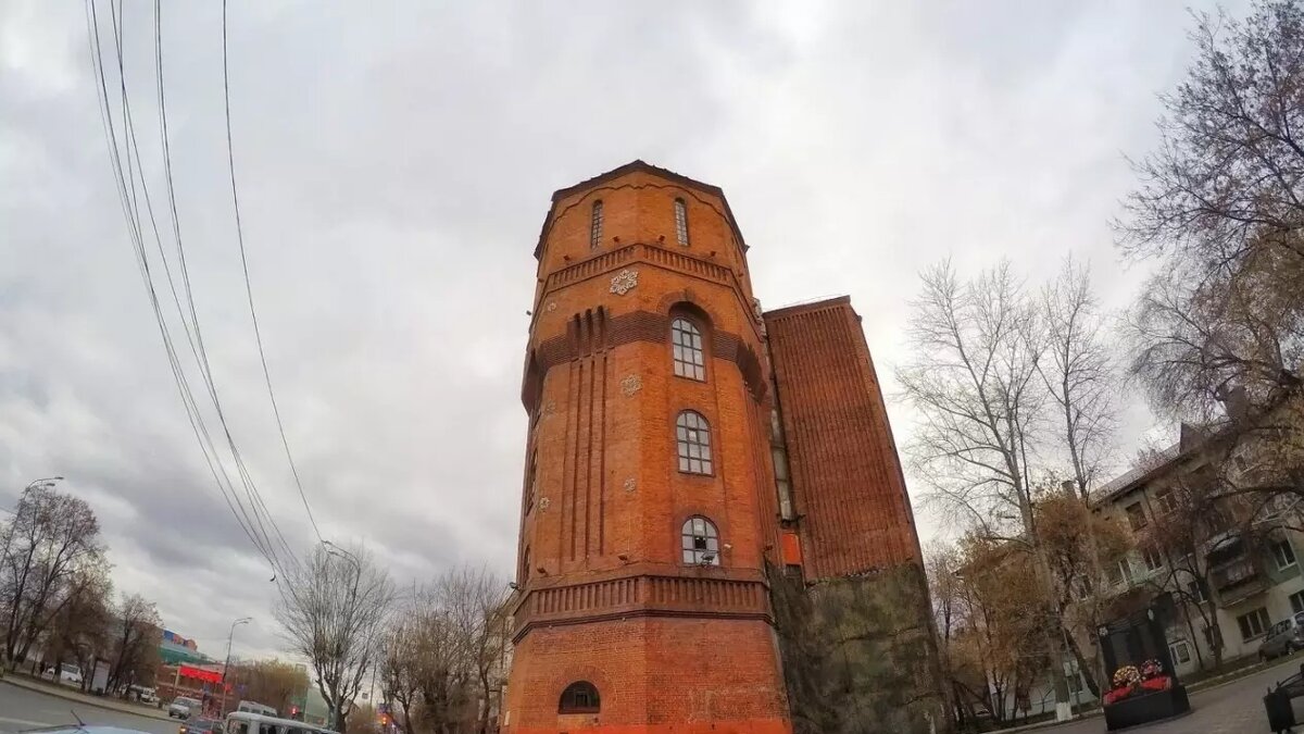     Нарушение федерального законодательства выявили специалисты Счетной палаты Тюмени. По данным ведомства, ремонт городского памятника и объекта культурного наследия обошелся бюджету дороже, чем должен был.