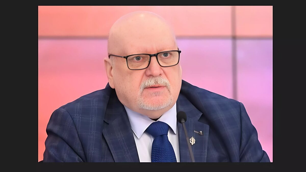     Мигранты из ближнего зарубежья, работающие в России, не всегда хорошо знают русский язык и честно сдают экзамен. Об этом NewsNN рассказал генерал-майор ФСБ в запасе, генерал-лейтенант полиции в отставке Александр Михайлов.