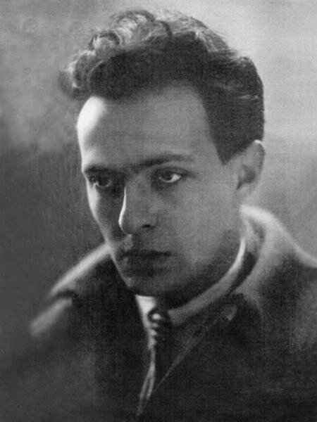 Илья Григорьевич Чашник, 1902 — 1929. Всего 26 лет прожил...