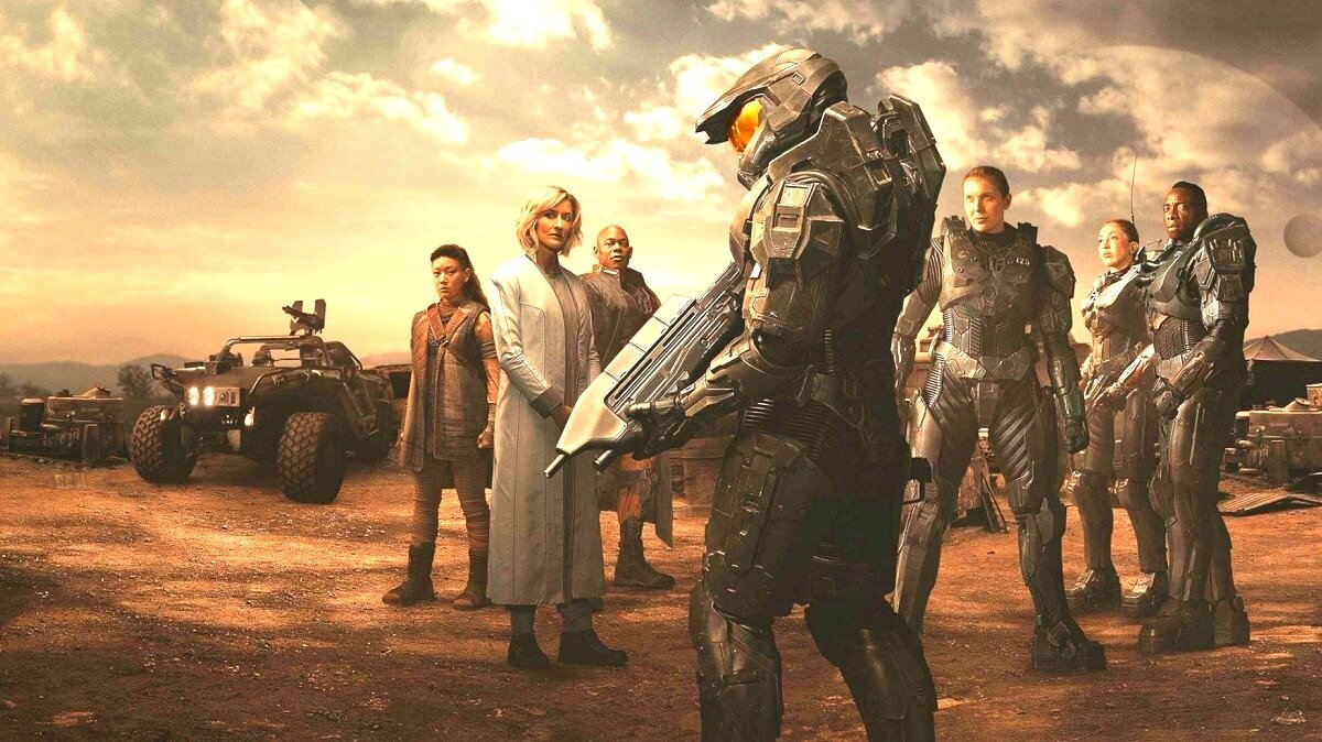 Рост "спартанцев" и играющих их актеров  (на постере справа):  у мужиков 1 м. 96 см., у леди - в пределах 1 м. 90 см.. А в броне так и все 2 метра. Поэтому, если вам вдруг надо покрасить в доме потолок... 