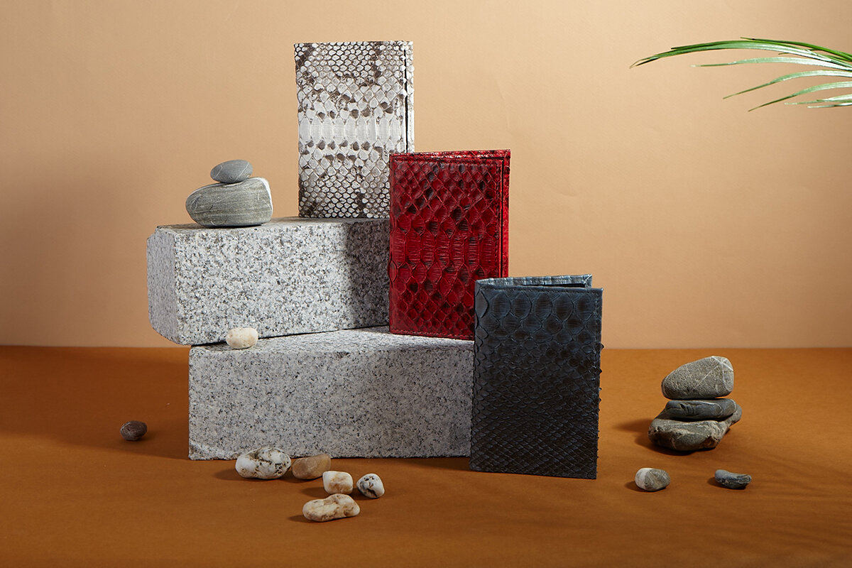 Обложки из кожи питона от Exotic Leather