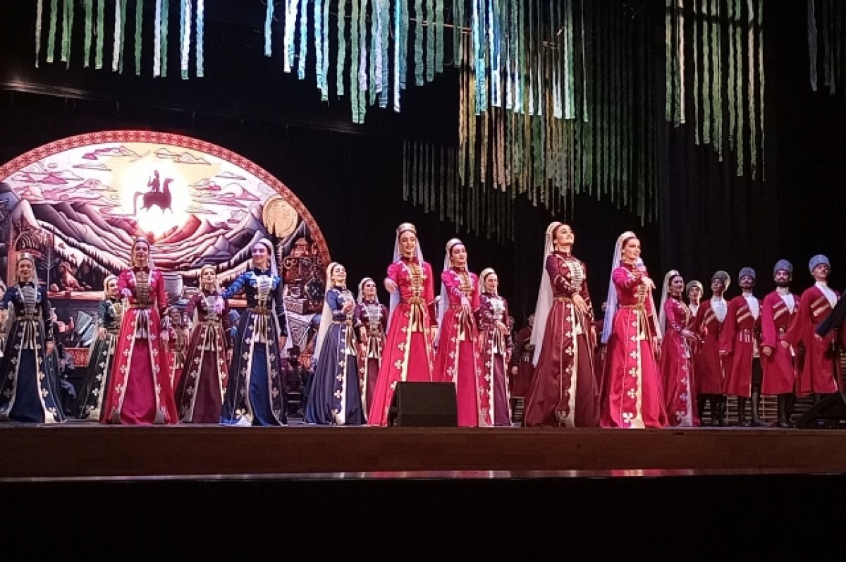    В КБР состоялся показ спектакля «Адыгская народная свадьба»