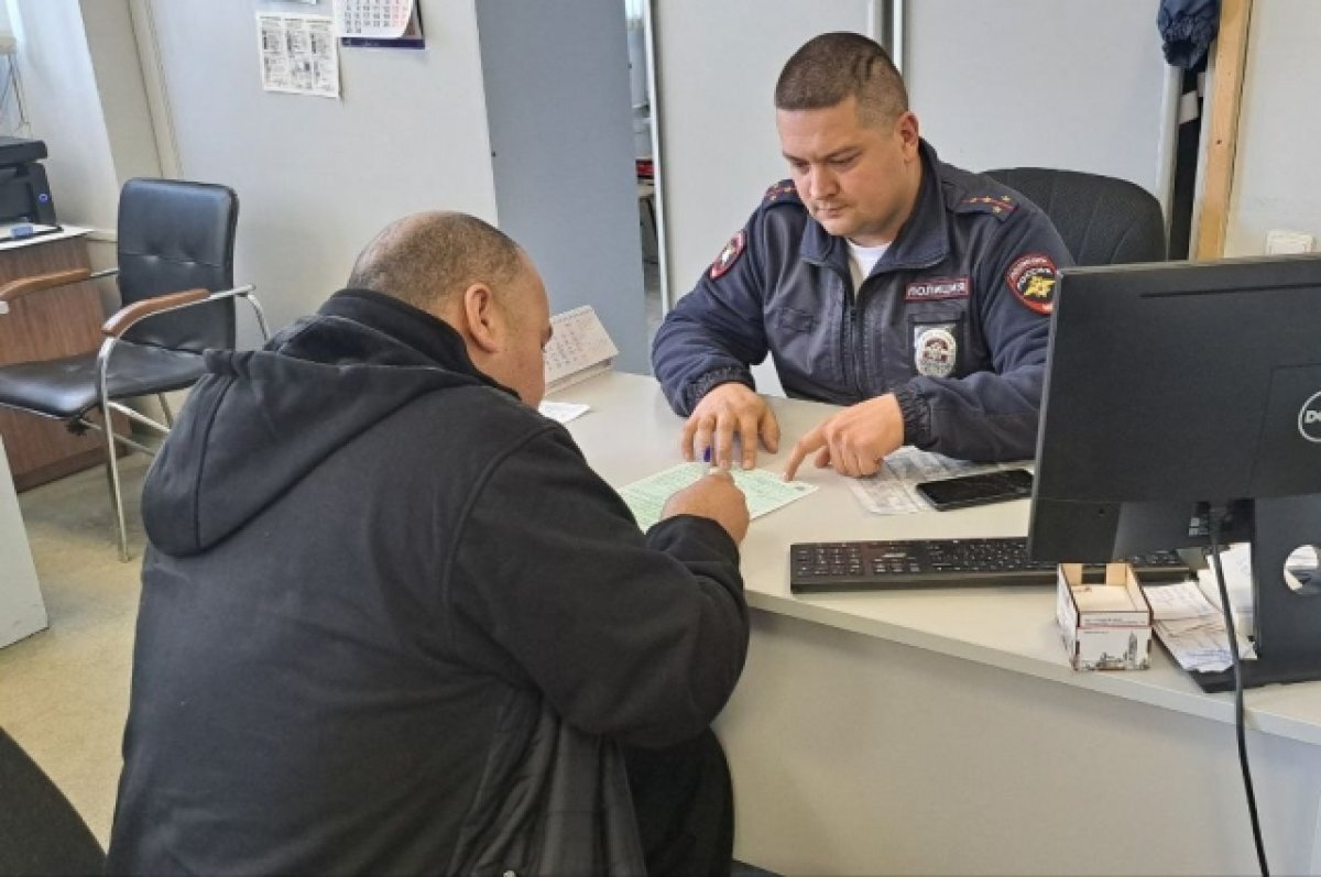    В Екатеринбурге нашли водителя автобуса, проехавшего на «красный»