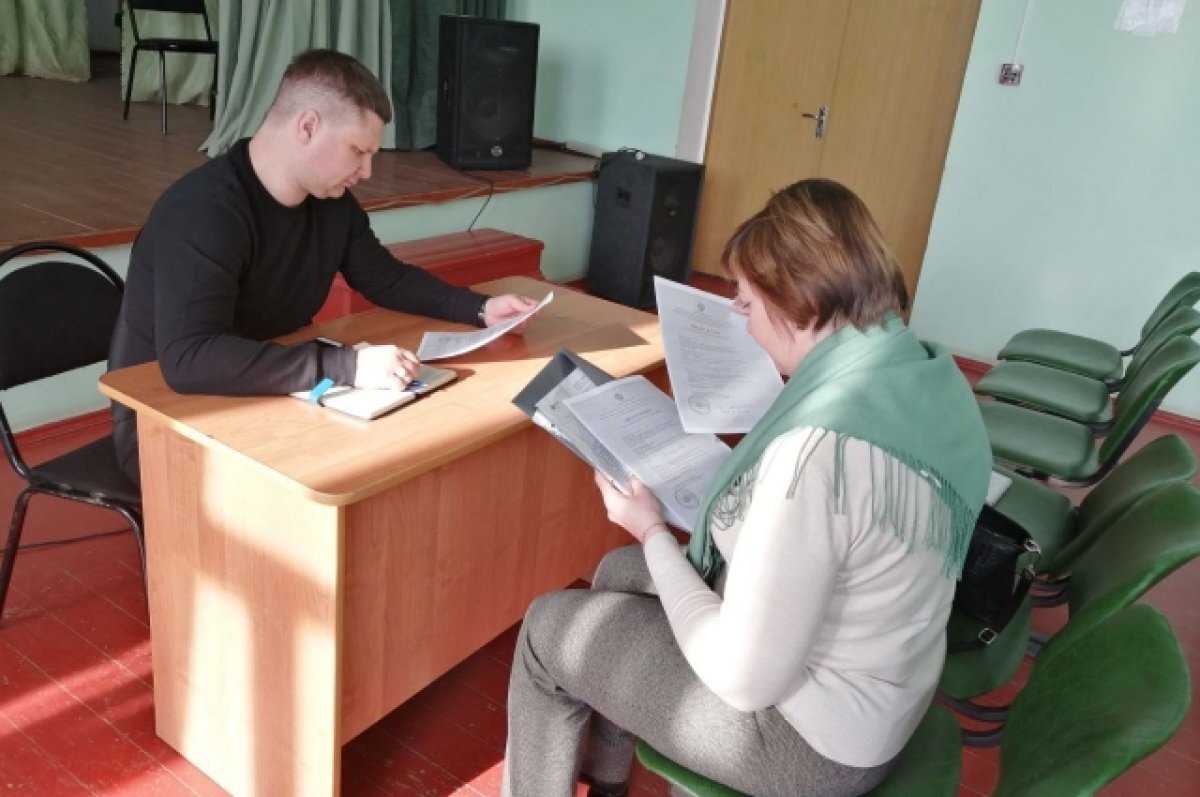    Жители сел Воскресенского района получили бесплатные консультации юриста