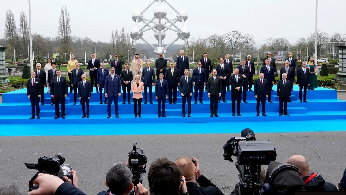 Главное - красиво и пафосно сфоткаться  