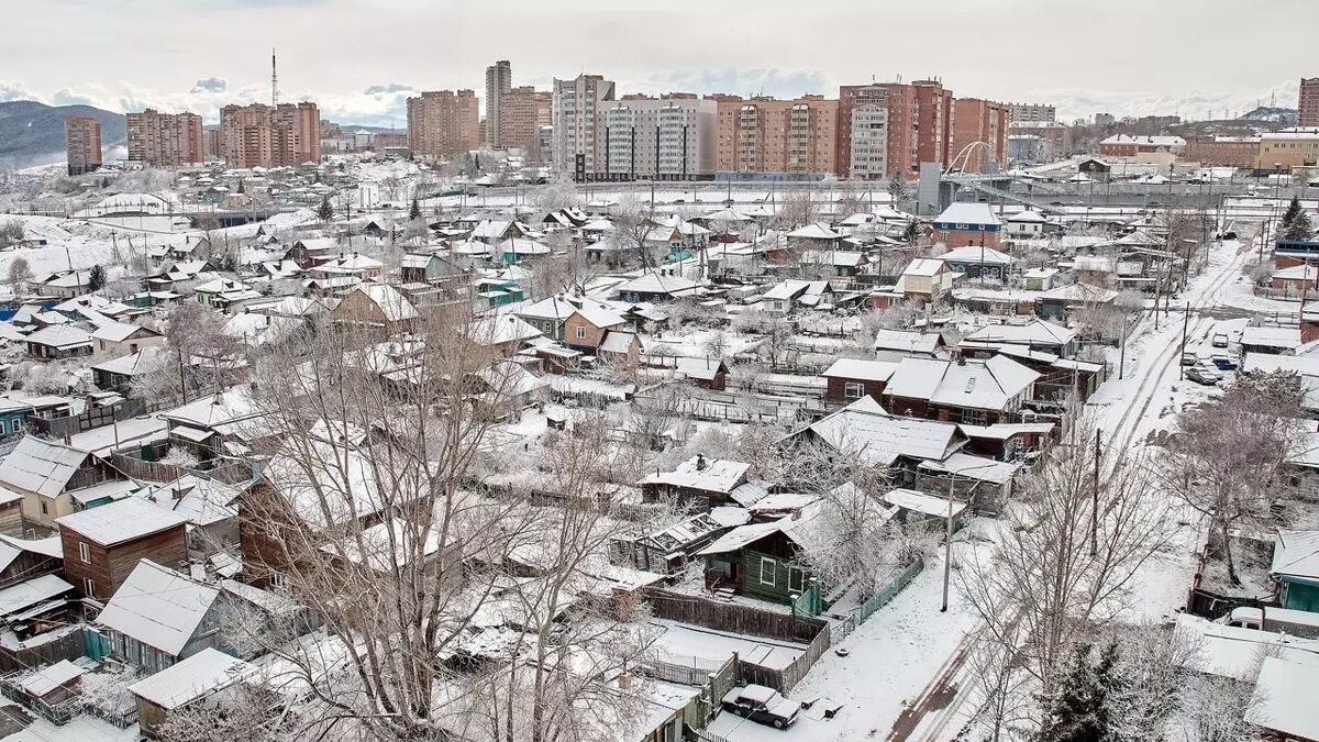     Мэрия Красноярска сообщила, что застройщики выплатили компенсацию 151 домовладельцу в Николаевке. Но другие жители продолжают выражать протест против комплексного развития территории (КРТ).