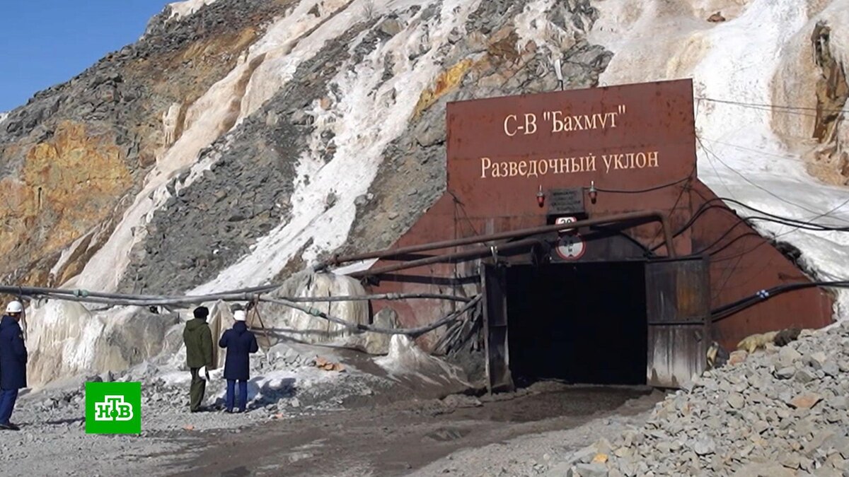    На руднике «Пионер» в Приамурье бурят скважины для подачи воздуха