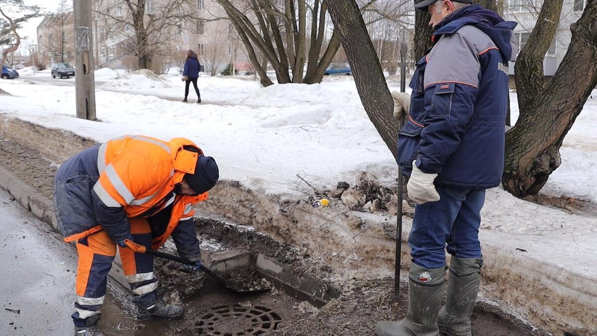 Почему нельзя открывать люки колодцев городской канализации для спуска  талой воды? Разъясняем. | ООО 