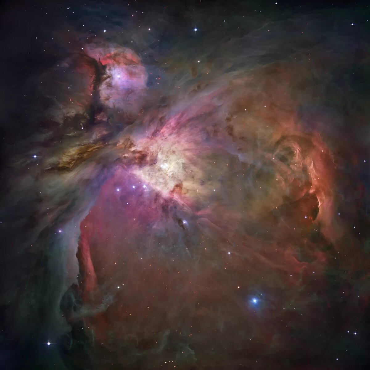 Туманность Ориона (M42, NGC 1976)Туманность Ориона – гигантский комплекс газа и пыли, в котором происходит интенсивное звездообразование. Расположен в созвездии Орион на расстоянии около 1300–1600 световых лет от Земли. Фото: космический телескоп «Хаббл»