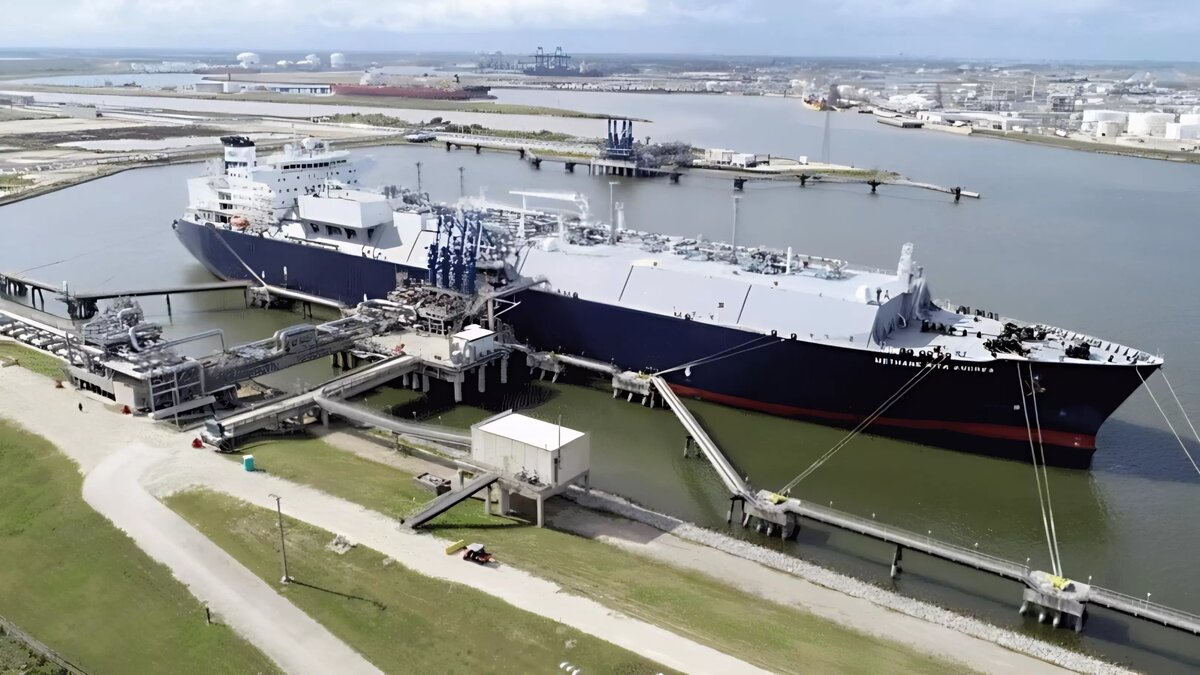     Freeport LNG хочет расширить производство на 1,5 млн тонн, но пока ремонтирует несколько линий