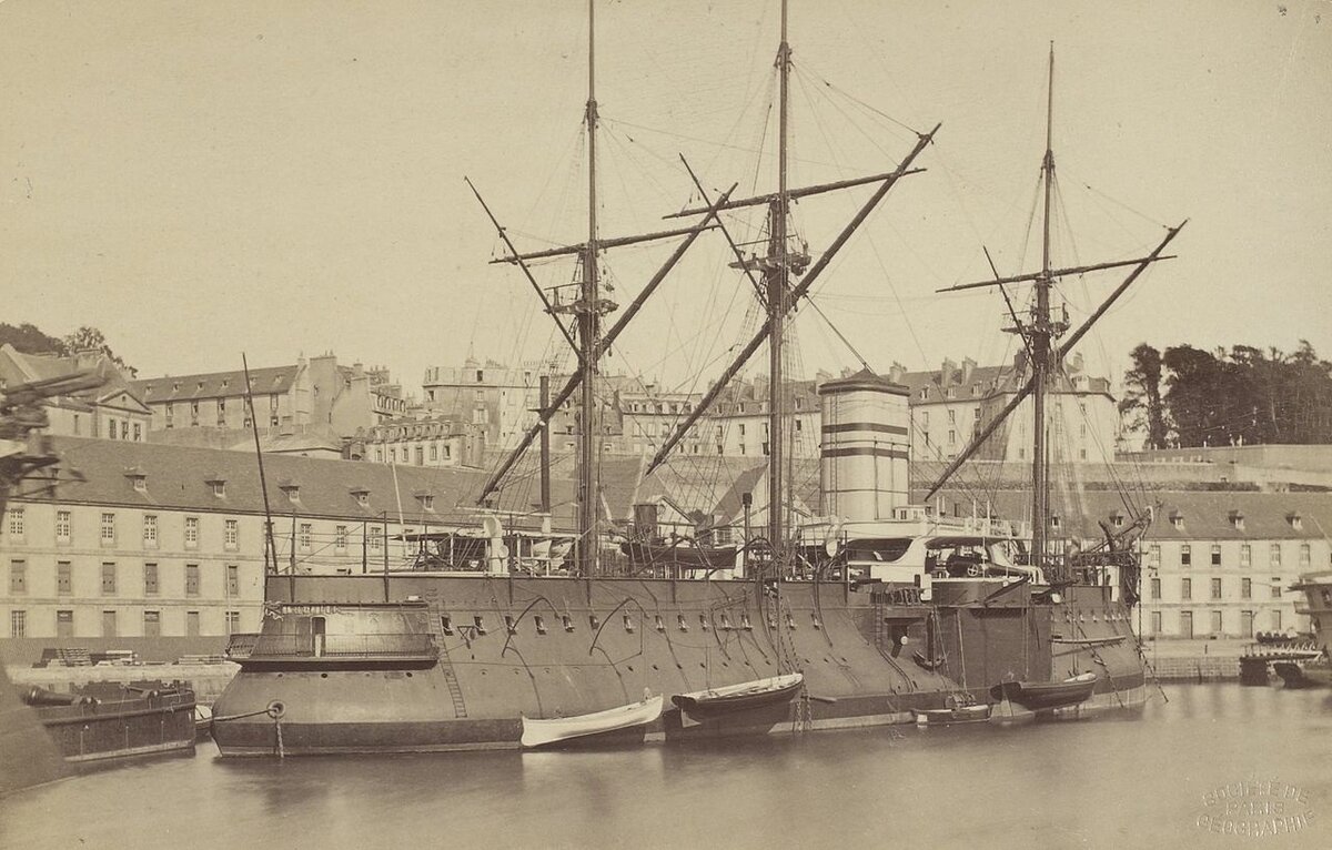 Fig. 02. 1882 Brest, croiseur cuirassé de 1ére classe (le Redoutable), Port militaire de Brest