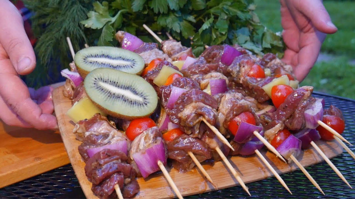 Маринад для шашлыка. Маринад для шашлыка из свинины. Маринад для шашлыка из свинины. Маринад для шашлыка. Готовый шашлык.