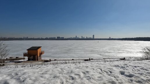 Печальная велопокатушка в Строгино, еще полно снега