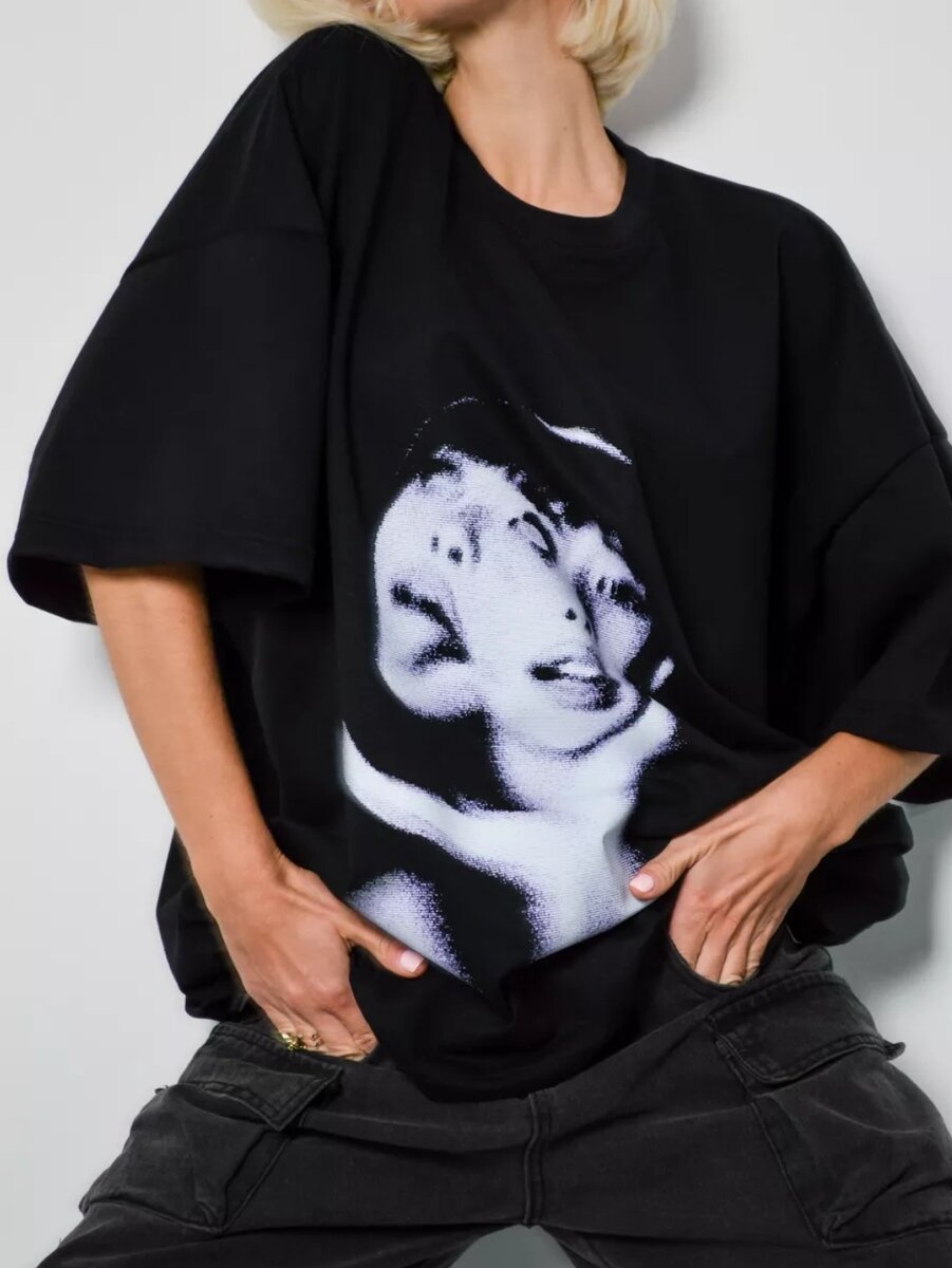 Футболка оверсайз с WB 