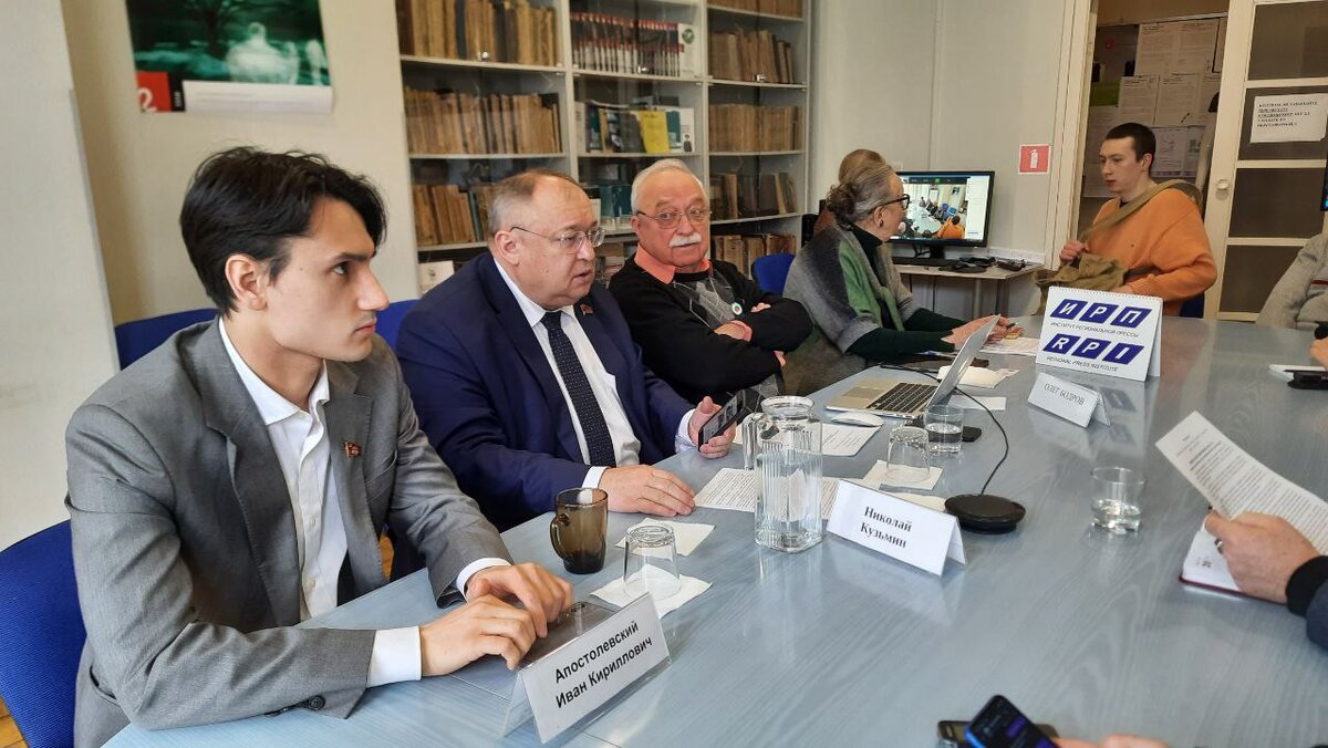 Пресс-конференция, посвященная глиноземному заводу, в Институте региональной прессы 21 марта 2024 года.