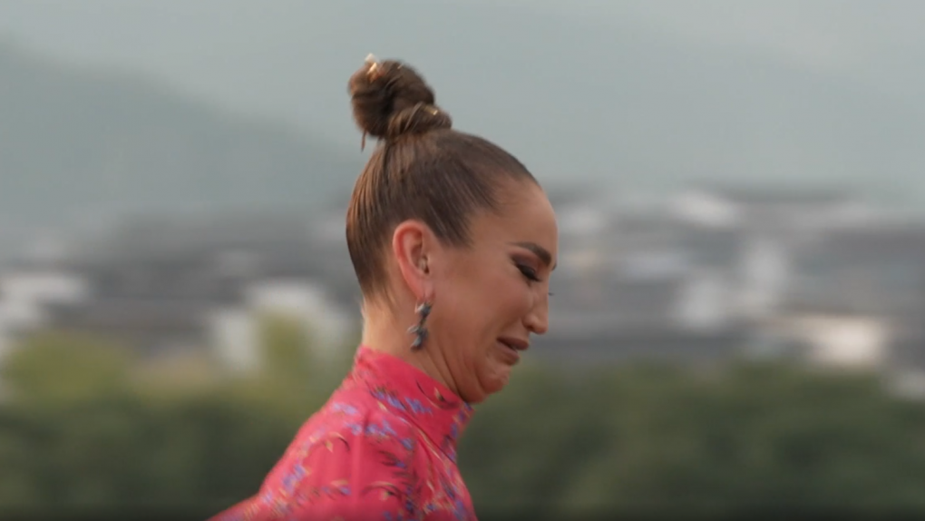 Шоу с бузовой на тнт 2024 новое. Ребенок робот на тнт с бузовой. Шоу с бузовой на тнт 2024 новое. Шоу с бузовой на тнт. Шоу с бузовой на тнт 2024 новое.