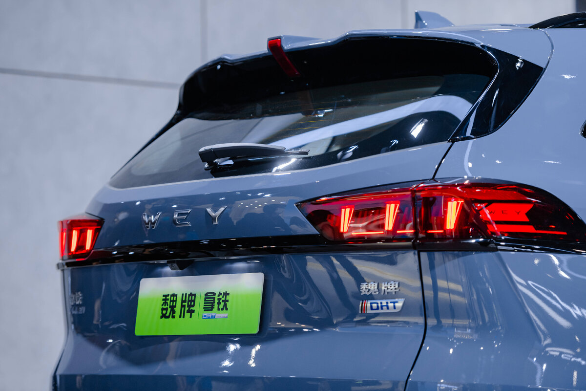 На фото: Гибридный кроссовер Wey 05