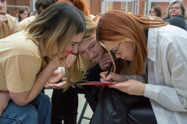    Почему власти не отправляют студентов колледжей Белгорода в лагеря?