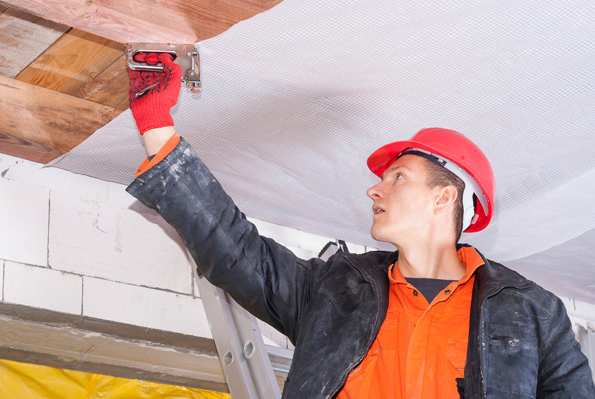 Монтаж пароизоляции между неотапливаемым и отапливаемым помещением