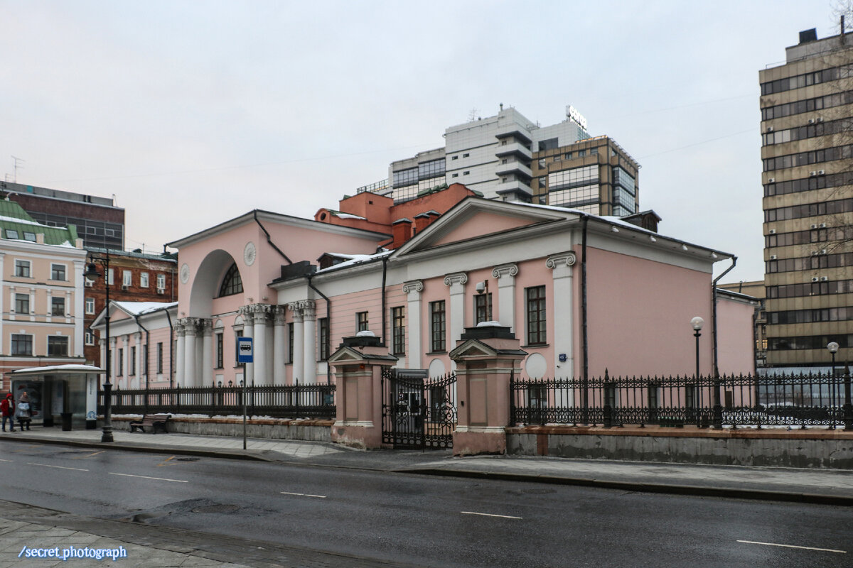 Усадьба Лобанова-Ростовского, или Дом, где работали главные часовщики  Москвы, и почему они – главные | Тайный фотограф Москвы | Дзен