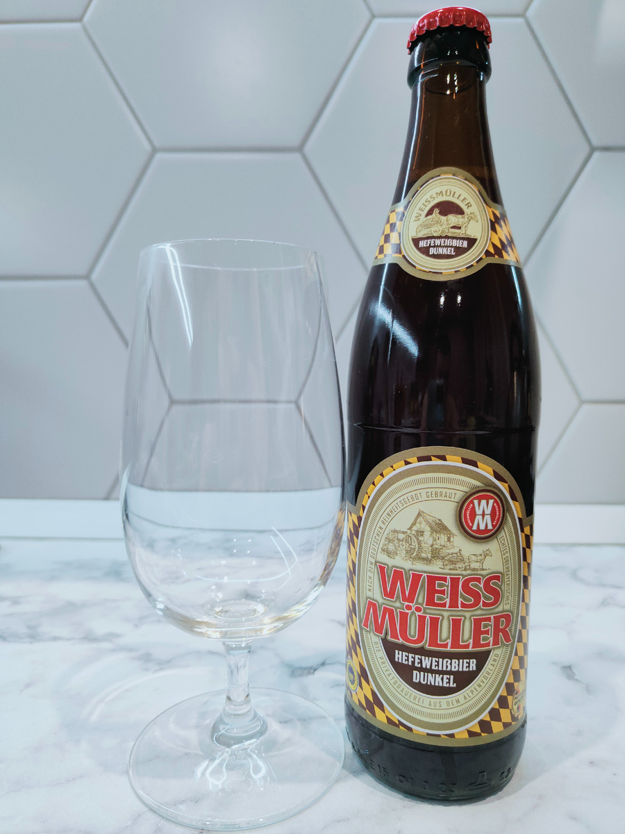 Пиво "WeissMüller Hefeweißbier Dunkel" (ВайсМюллер Хефевайсбир Дункель) из Германии