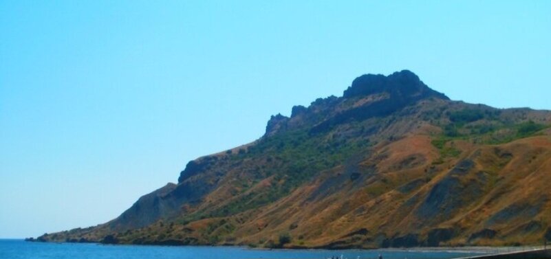 Около потухшего вулкана было две речушки.