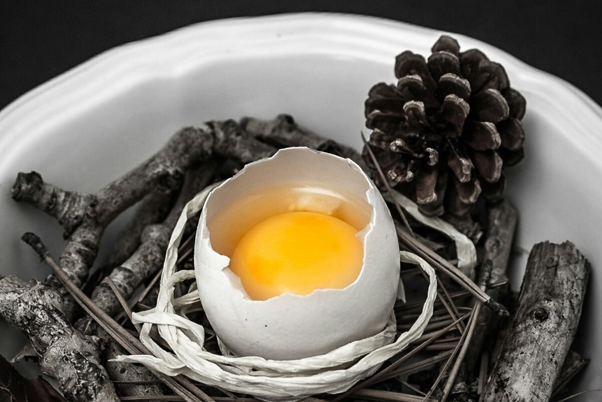     Спасут от похмелья, но могут вызвать серьезную болезнь: польза и вред от употребления сырых яиц