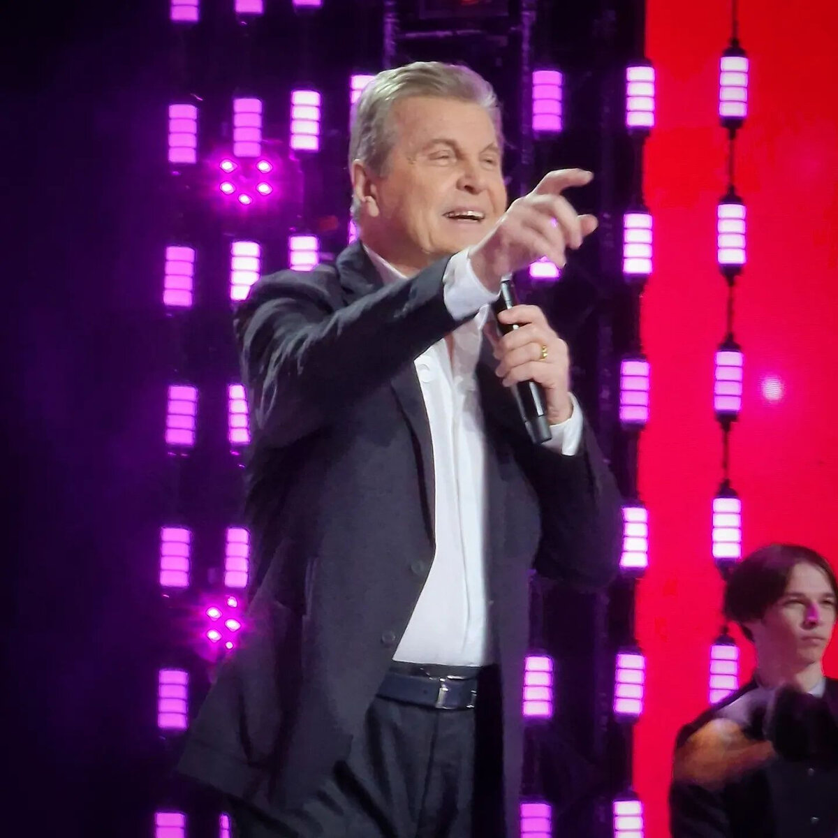 всё можно пережить если подобрать нужную музыку. Martik c & mc zali. лить напрасно. тексты песен русских певцов. всë можно пережить если подобрать нужную песню.