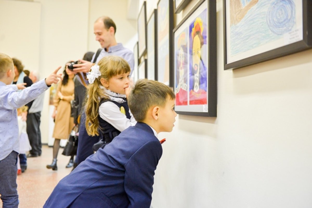    Паззлы, лагерь и лото.