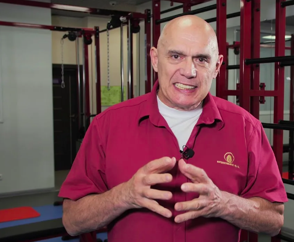 Вот вам 1 упражнение при острой боли в спине. Деньги тратить не надо: никакие тренажеры или специальный инвентарь можно не покупать