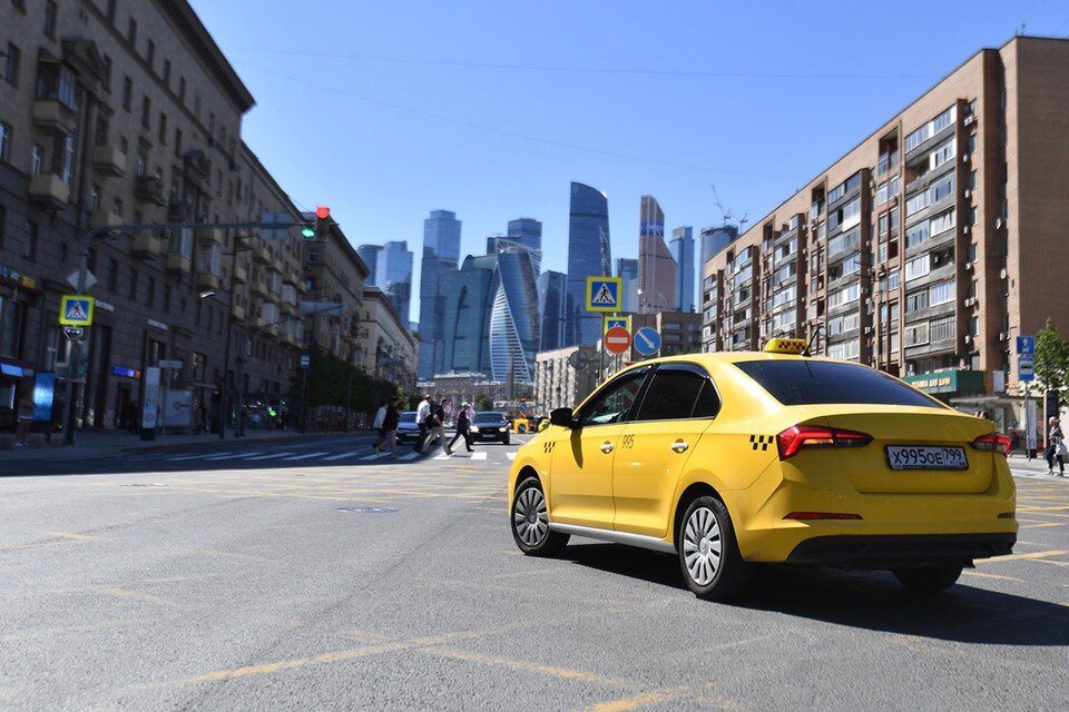    В пятницу, 22 марта, отмечается Международный день таксиста. Иван МАКЕЕВ