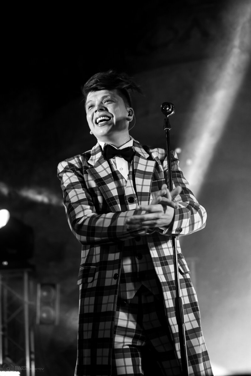 Текст песни раз морозною зимой. Картинки homie. Слова песни почему не спишь. Почему не спишь я за нас двоих небеса. Почему не спишь картинки.