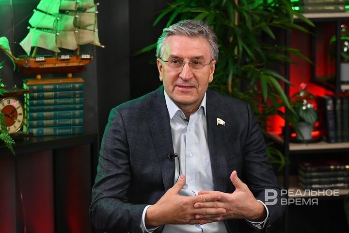 Айрат Фаррахов связал высокую явку на выборах с тем, что каждый хотел высказать свою позицию к ситуации в мире. Максим Платонов / realnoevremya.ru