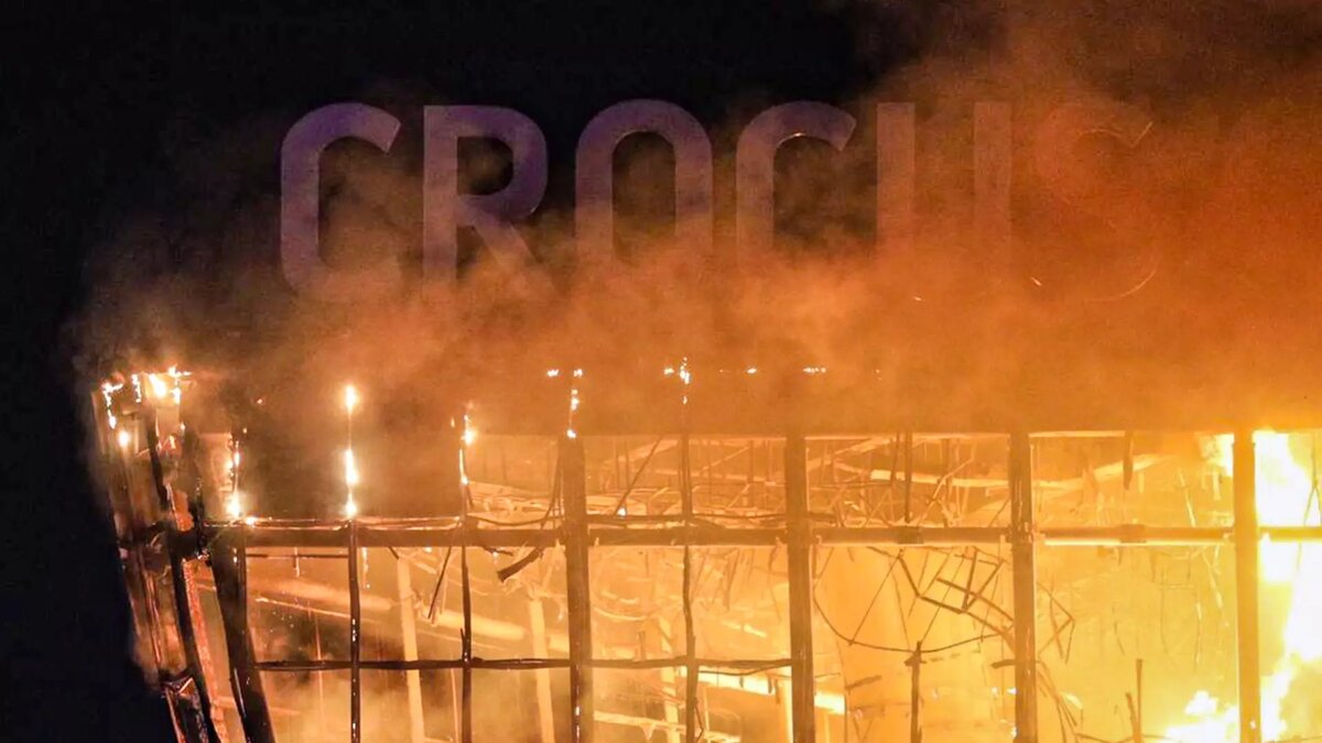     В пятницу, 22 марта, перед концертом группы «Пикник» в Крокус Сити Холл началась стрельба. 40 человек убиты, более 140 ранены. Огонь по людям открыли подготовленные боевики. Произошедшее признано терактом.