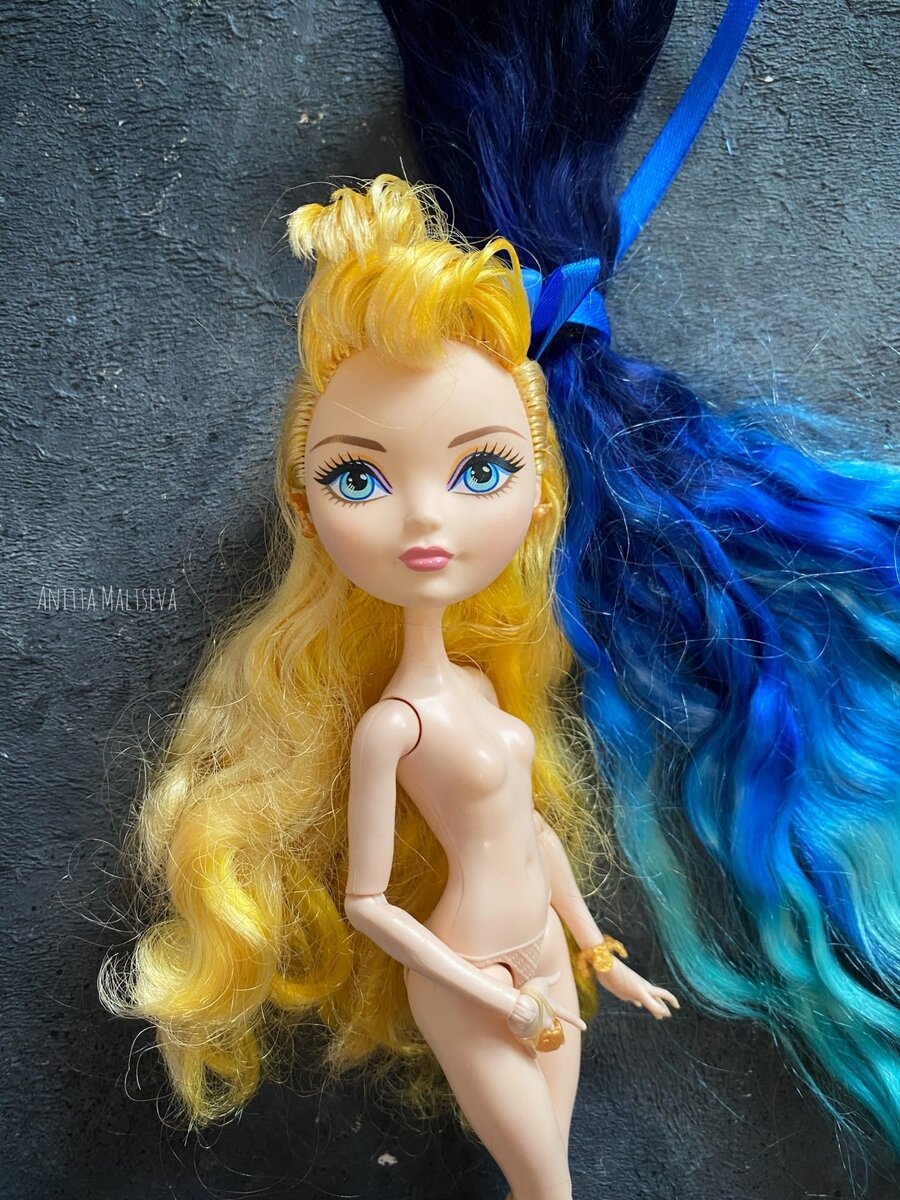 Начало проекта по созданию образа Коралины. Листай, чтобы увидеть больше фото