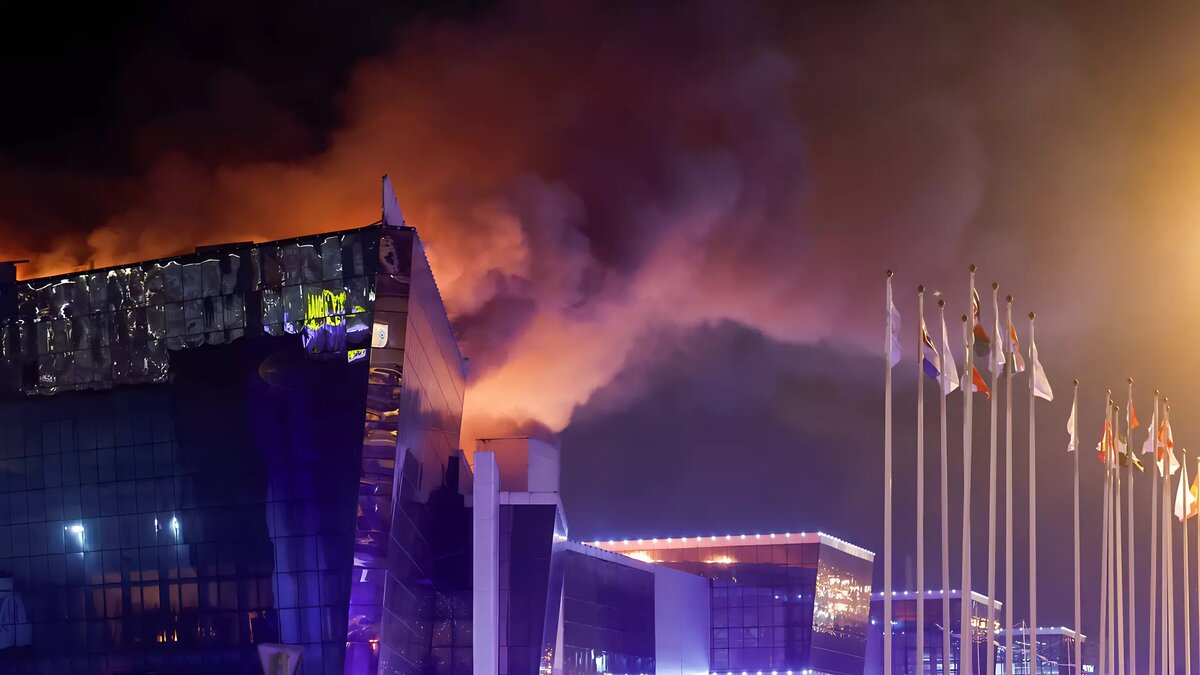     В одном из столичных торговых центров произошел ужасный теракт.