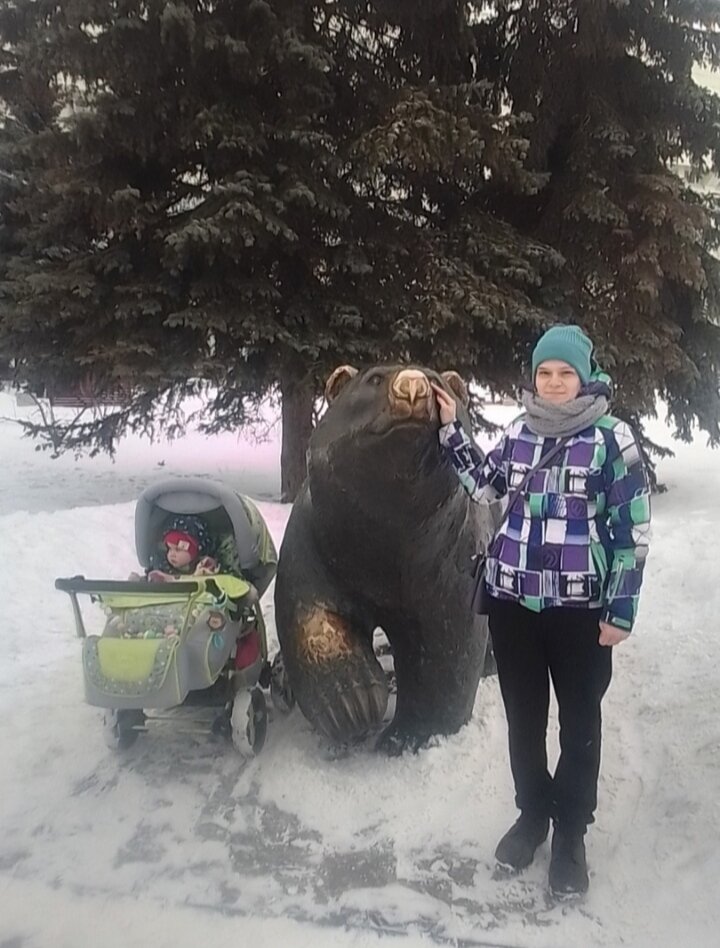 Фото моё. Средняя дочь с дочкой Марьяной.