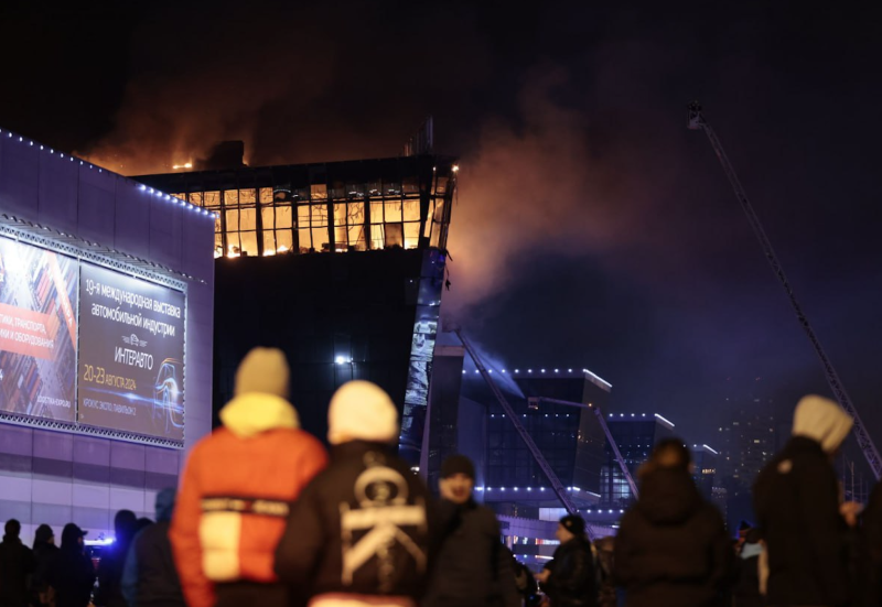 Потрясающий по своему цинизму и жестокости теракт перед концертом легендарной группы «Пикник» в знаменитом «Крокус Сити Холл» совершенный накануне, как будто вернул страну в 90-е или начало 00-х,...-10