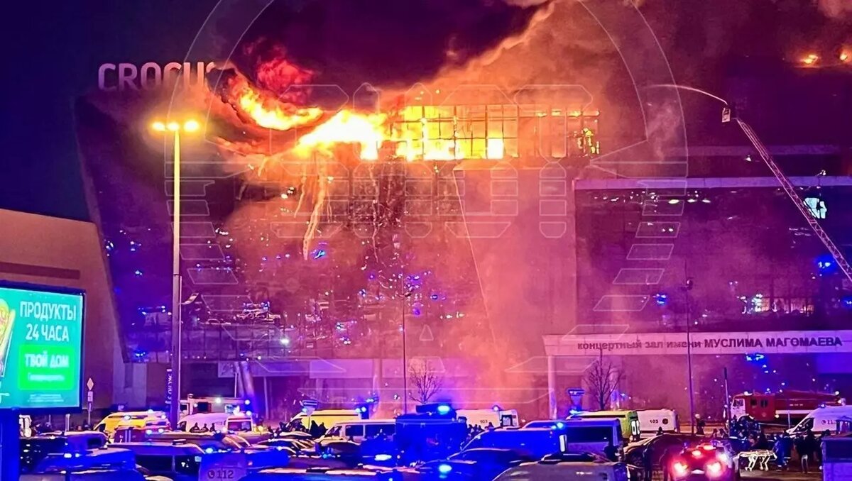     В здании Крокус Сити Холл продолжается осмотр помещений.