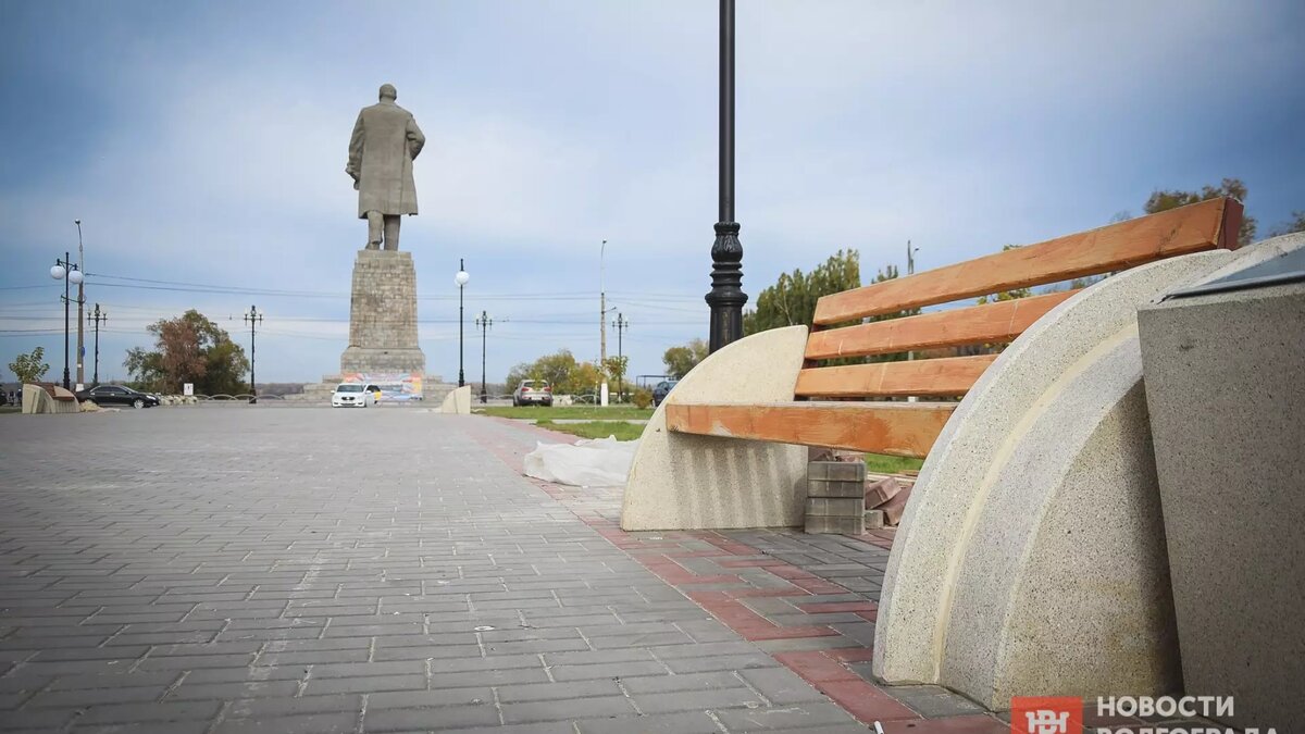     В Волгограде горожан по ночам пугают сирены, в Новоаннинском районе затопило переправы, а в Суровикино поймали мужчину с туберкулезом, сбежавшего из диспансера.