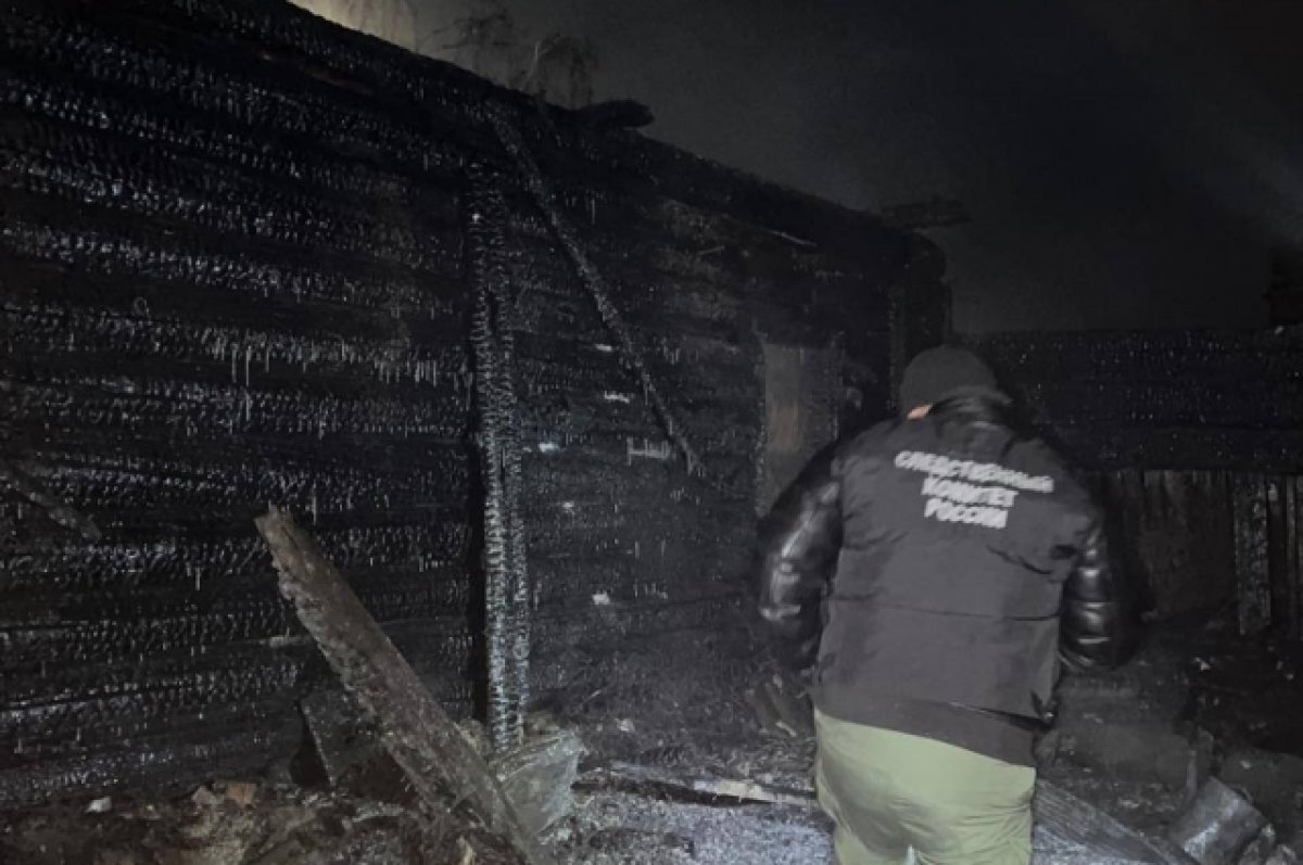   В Красноярском крае при пожаре в частном доме погибли два человека