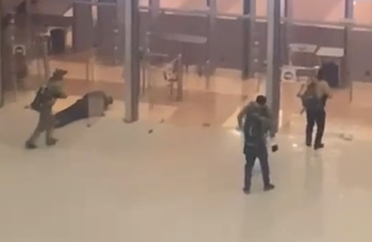 Крокус сити холл видео где расстреливают людей