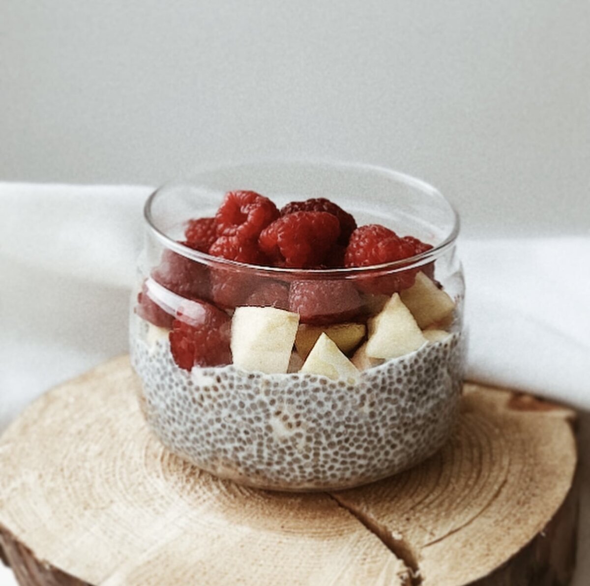 Чиа-пудинг с ягодами.