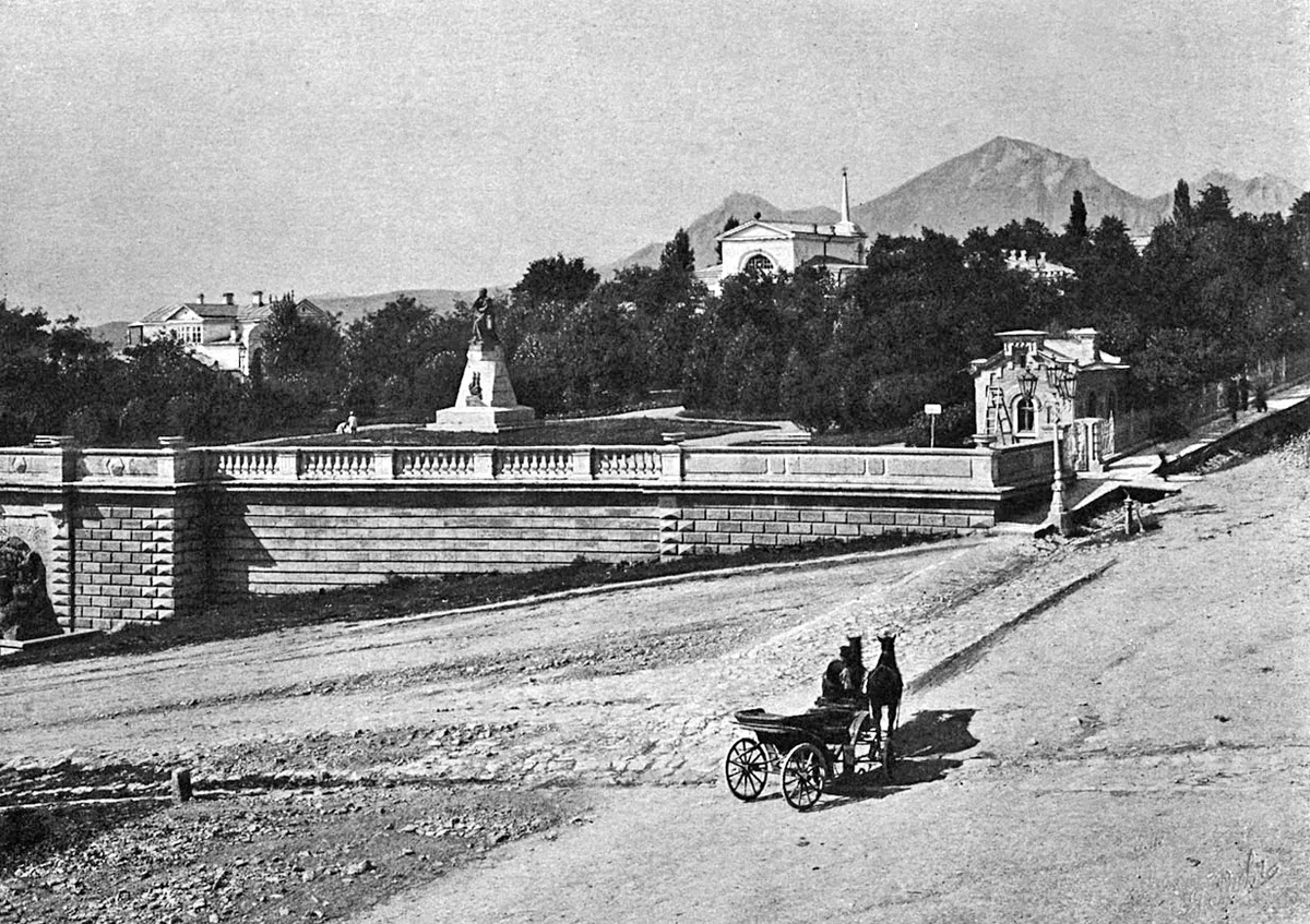 Памятник М.Ю. Лермонтову. 19 век, город Пятигорск.