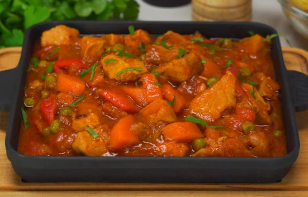 суп-гуляш по-венгерски. гуляш из свинины. венгерский гуляш-левеш. гуляш. молдавский гуляш.