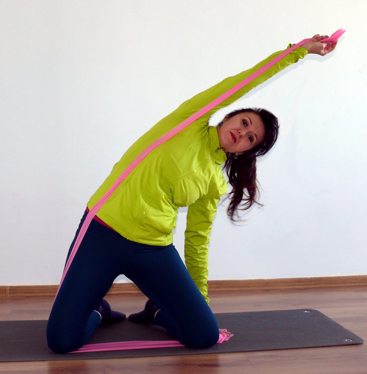 Методика, включающая последовательное использование упражнений на растягивание, с использованием роллера (миофасциальный релиз) и силовых упражнений.