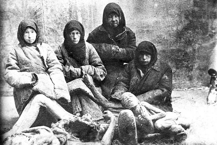 Голодающие Поволжья. Взято из интернета