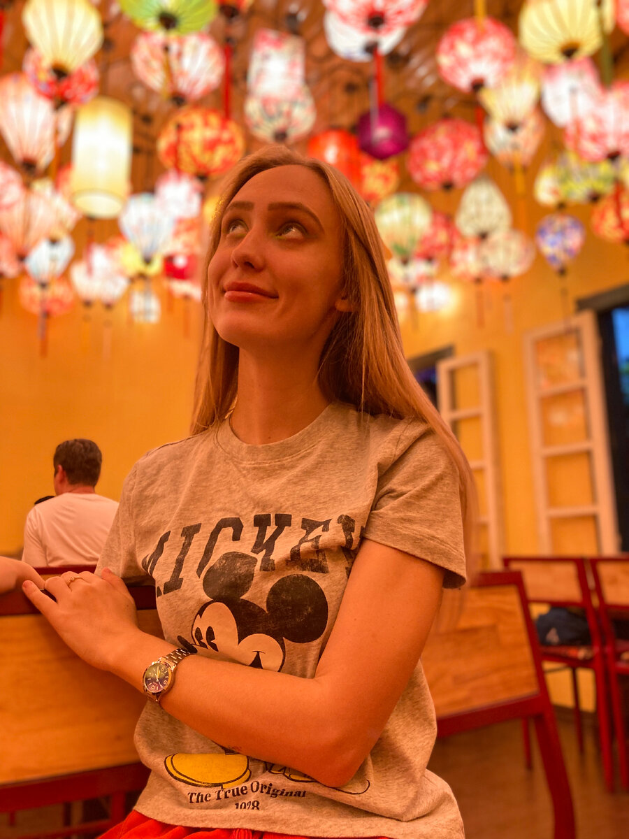 На Тэт, да и не только, вьетнамцы свои дома и кафешки украшают такими фонариками 🏮