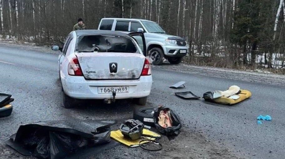 В этой машине ехали предполагаемые преступники. Фото: BAZA.