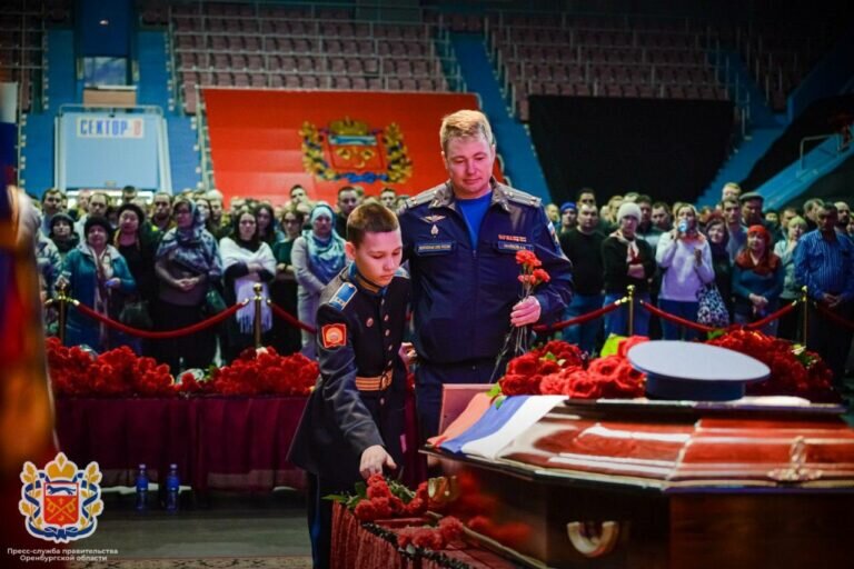    Оренбуржье простилось с летчиками, погибшими в авиакатастрофе под Иваново Марина Шарт